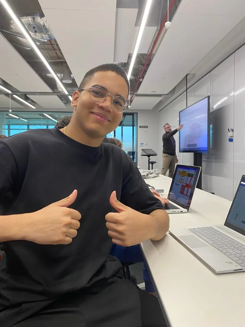 Daniel Mora - AI Systems and Research Engineer